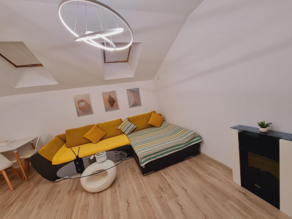 25 Luxury Apartament Bukarest Exteriör bild