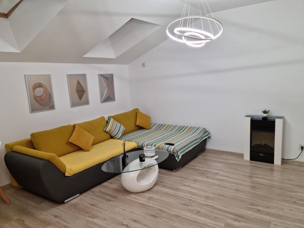 25 Luxury Apartament Bukarest Exteriör bild